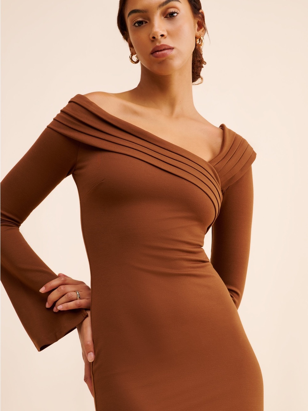Elexiay Asymmetrical Off-Shoulder Long Sleeve Dress in Brown
